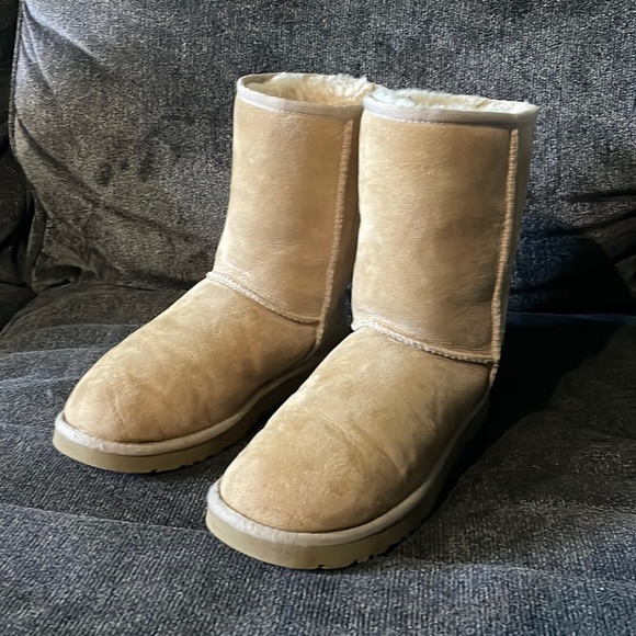 UGG Shoes - UGG classic short boots